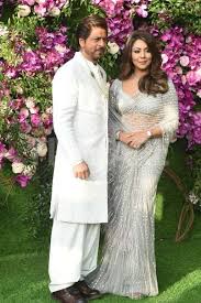 Shah Rukh Khan And Gauri Khan Steal The Show At Akash Ambani And Shloka Mehta S Wedding Bollywood Wedding Indian Bollywood Actress Wedding