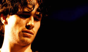 20 ergreifende melancholische Songs für Herbst und Winter