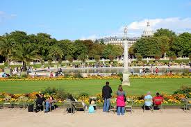 We love spending time in this 25 hectare garden, mostly just sitting on the seats and soaking up the the jardin du luxembourg consists of an english formal garden and a french formal garden, with a range of features in the middle of the two. Paris 1 Where To Run In Paris By Jb I Will Run In Your Hometown Medium