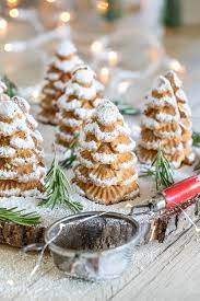 Grease your nordic ware cast aluminium holiday tree bundt pan with shortening and then sprinkle some flour over top. Bourbon Brown Sugar Cake Freutcake