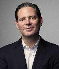 Leslie Burcham's Instagram, Twitter & Facebook