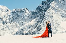A mastery of the soft, organic, classic, and timeless look that film provides. New Zealand Queenstown Lake Tekapo Pre Wedding New Zealand Wedding Photographer Kent Yu Photography
