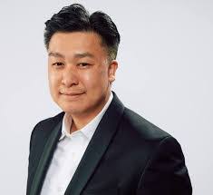 Denis Costello's Instagram, Twitter & Facebook