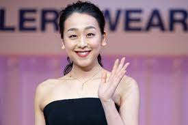 浅田真央、黒の肩出しドレスで大人の魅力振りまく「1人の女性として…」恋愛にも言及 | 話題 | ABEMA TIMES | アベマタイムズ