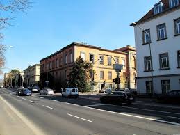 Fürs praktische jahr existiert die satzung über die ausbildung von studierenden der medizin im praktischen jahr vom 20.09.2005, welche auf obiger seite direkt unter. Universitat Wurzburg Gebaude Am Rontgenring Anatomie Medizin Koellikerstrasse 6 Rot Bildmitte Und Psychologie Gebaude Rontgenring 10 Ganz Rechts Im Bild Mapio Net