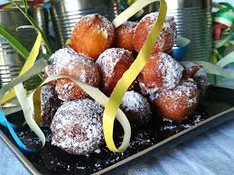 Una tagliata servita con del pesto che potrete decidere se fare in casa o utilizzare quello acquistato. Frittelle Dolci Di Ricotta E Uvetta A Tavola Da Daniela