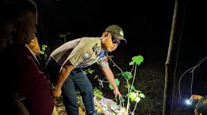 Malah yang harus anda lakukan adalah berbicara dengan tenang dan sesuai fakta — dengan nada yang sama seperti anda mengatakan, kok software. Https Jateng Tribunnews Com 2020 12 21 Pelaku Curanmor Di Pati Ini Incar Sepeda Motor Jamaah Salat Subuh Di Masjid Https Cdn 2 Tstatic Net Jateng Foto Bank Images Kapolres Pati Akbp Arie Prasetya Syafaat Menunjukkan Barang Bukti Kasus Pe Jpg