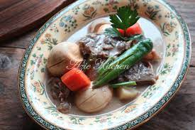 Resepi yang saya nak kongsikan hari ni adalah resepi yang berasaskan daging iaitu daging masak hitam. Kurma Daging Dan Telur Azie Kitchen