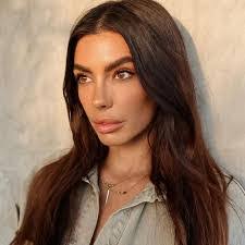 Becky Fowler's Instagram, Twitter & Facebook