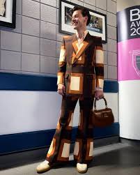 Harry fratus was born in 1923 and is currently 98 years old. Harry Styles Rocks 2021 Brit Awards Red Carpet In 70s Inspired Gucci Suit