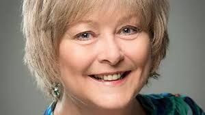 Pub makes huge throne made of roast dinner ingredients for the Platinum  Jubilee