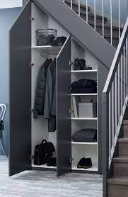 Garderobe Skap Under Trapp Plass Til Mer Stryntrappa Stryntrappa Oppbevaring Under Trapp Oppbevaring Trapp Garderobe