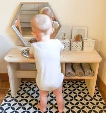 Montessori Toilette In 2020 Montessori Playroom Montessori Toddler Rooms Montessori Toddler