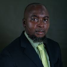 What size of earthen pond is adequate for 4000 fish to mealunch?