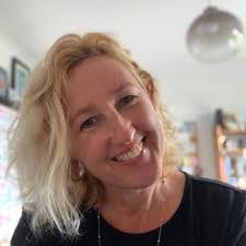 Sian Elin Powell (@sianepowell)