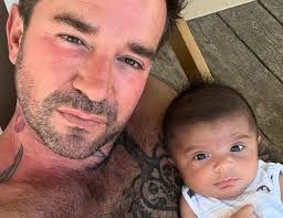 Petits plaisirs" : Mathieu Ceschin (L'amour est dans le pré) s'extasie de cette grande première de son fils Ezio Sur Instagram, vendredi 3 janvier, Mathieu Ceschin, candidat emblématique de L'amour est dans