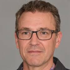 Jake Howell's Instagram, Twitter & Facebook