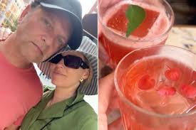 Elizabeth Banks Celebrates 22nd Wedding Anniversary with Husband Max  Handelman