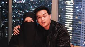 Check spelling or type a new query. 5 Sepak Terjang Wardah Maulina Yang Izinkan Natta Reza Poligami