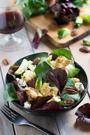 Salade De Chou Fleur Roti Chicoree Roquefort Et Noix De Pecan Salade Chou Fleur Salade De Chou Chou Fleur Roti