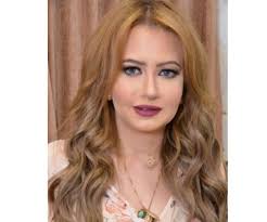 مي البالغة من العمر 43 عاما، المولودة لأب كويتي الجنسية، وأم مصرية، طلقت من زوجها الفنان الكويتي على المفيدي. Ù…ÙŠ Ø§Ù„Ø¹ÙŠØ¯Ø§Ù† ØªØ¯Ø¹Ùˆ Ø¨Ø§Ù„Ø´ÙØ§Ø¡ Ù„Ø­ÙÙŠØ¯Ø© Ø·Ù„ÙŠÙ‚Ù‡Ø§ Ø§Ù„ÙÙ†Ø§Ù†