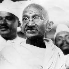 Mohandas karamchand gandhi, more commonly known as 'mahatma' (meaning 'great soul') was born born into a privileged caste, gandhi was fortunate to receive a comprehensive education, but. Mahatma Gandhi South Africa Salt March Assassination Biography
