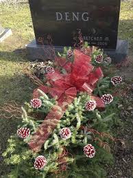 Grave Blanket Photo By Jeriwi27 Photobucket Cemetery Decorations Gravesite Decorations Grave Decorations