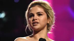 Spevák Justin Bieber je zaľúbený až po uši: TÁTO krásna modelka mu cez  víkend povedala svoje ÁNO!