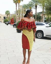 Voir plus d'idées sur le thème model pagne africain, mode africaine, tenue africaine. 1001 Facons Modernes D Adopter La Robe En Wax Pour Un Look Chic Et Authentique