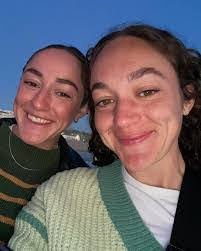 Jennifer Vetter's Instagram, Twitter & Facebook