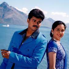 Song of the night from director Siddique's Friends. Pleasant to watch and  listen. Photo courtesy of @kingofkollywood_com #thalapathyvijay #devayani  #bhavatharini