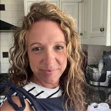 Is a day trip from Verona to Lake Garda worth it? If so, which town do you  recommend visiting and how should we get there? We would like to rent a  vespa