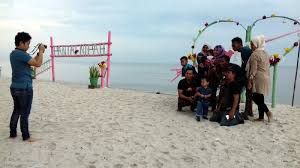 Find unique places to stay with local hosts in 191 countries. Pantai Cermin Perpaduan Wisata Pantai Dan Theme Park Media9