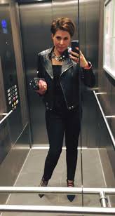 November 1977 in karlsruhe) ist eine deutsche journalistin. Pin Von Barbro Auf Haarschnitt Vanessa Blumhagen Vanessa Blumhagen Frisur Lederjacke