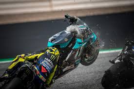 Maverick viñales termina como o mais rápido nos testes de motogp em valência. Valentino Rossi On Terrifying Near Miss My Visordown