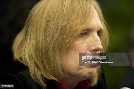 Stephen Hanrahan's Instagram, Twitter & Facebook