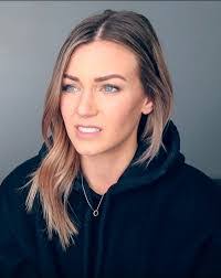 Kristen Mckenzie's Instagram, Twitter & Facebook