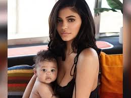 Check out kylie jenner plastic surgery details and her transformation. Kylie Jenner Before And After Stormi Was Born 5 Ways Kuwtk Star S Life Changed