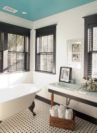 Black And White Checkered Tile Bathroom 10 Gorgeous Black And White Bathrooms Traditional Bathroom White Bathroom White Tile Floor