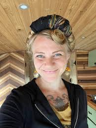 Roaring Social Alpharetta this Tuesday with a band