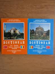 Însă autorii sînt convinși că denumirea acceptată a statului, a națiunii și a limbii (românia, români, limba română) este greșită. Agiemin Baubec Deniz Baubec Geafer Dictionar Roman Turc Turc Roman 2 Volume CumpÄƒrÄƒ