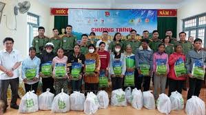 Hội Phụ nữ Công an tỉnh Kon Tum phối hợp tổ chức Chương trình tình nguyện  mùa đông “Xuân biên giới, Tết yêu thương” - Hội Liên Hiệp Phụ Nữ Tỉnh Kon