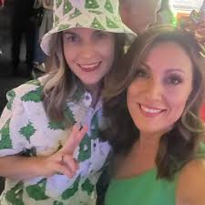 Samantha Jolly's Instagram, Twitter & Facebook