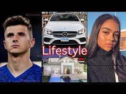 Finally the correct answer, had to scroll down way too far to find it. Mason Mount Lifestyle Girlfriend Family Net Worth Cars Chloe Wealleans Watt Youtube Chelsea Players Girlfriends Players Wives