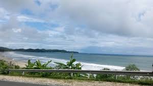 Maybe you would like to learn more about one of these? Pantai Terletak Di Pinggir Jalan Raya Bild Von Soge Beach Pacitan Tripadvisor