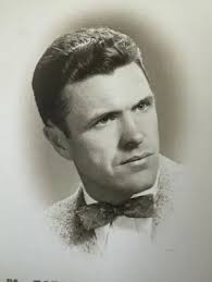 Noel Everett's Instagram, Twitter & Facebook