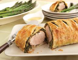 Amestecam bine si modelam sub forma de rulada si asezam in tava. Porc Florentine RuladÄƒ De Porc In Aluat Foietaj