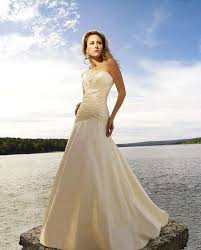 Abiti da sposa semplici color avorio. Abiti Da Sposa Semplici Color Avorio F7a18c