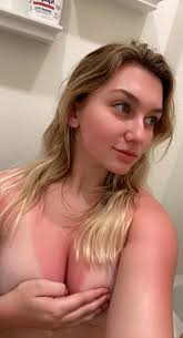 Katy Rae flaunts her erotic curves