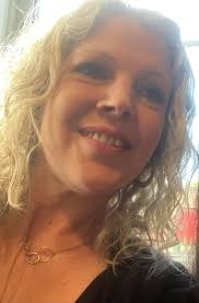 Want to introduce myself, been following for a while now. F51, size 7 uk.  Love all your posts. Feel like I've met my people ❤️